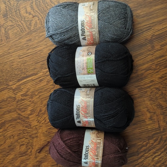 Paton's Classic Wool Medium Weight (4) - Picture 2 of 11